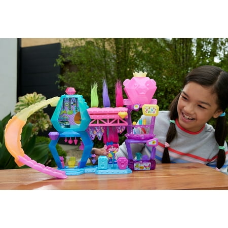 DreamWorks Trolls Band Together Mount Rageous Playset with Queen Poppy Small Doll & 25+ Accessories