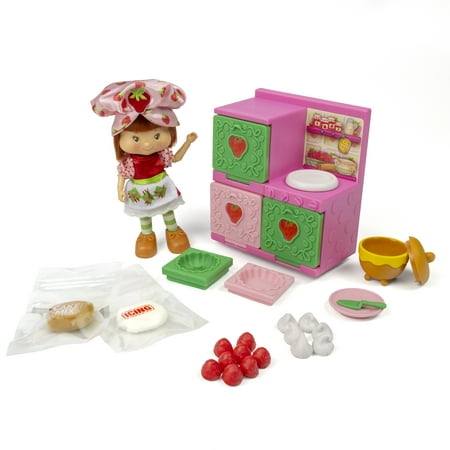 Strawberry Shortcake Poseable Doll & Berry Bake Shoppe Playset with Oven, Children Ages 3+