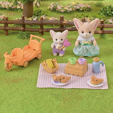 Calico Critters Sunny Picnic Set, Dollhouse Playset with 2 Collectible Figures and Accessories